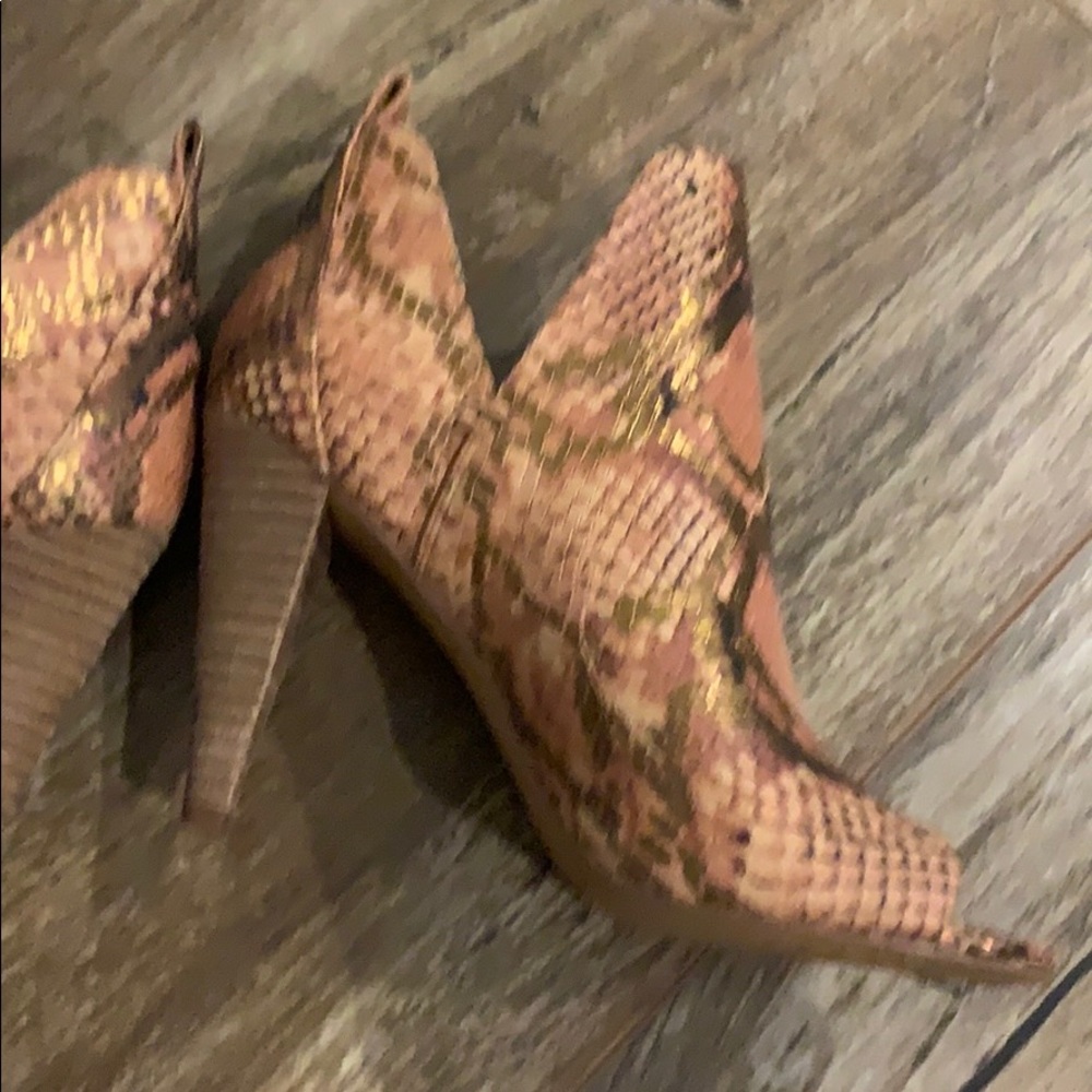 Snakeskin peep toe booties - Picture 5 of 8